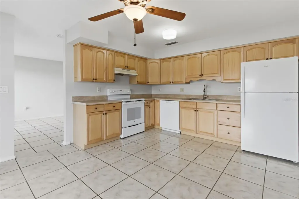 526 Heatherton Village Altamonte Springs FL 32714