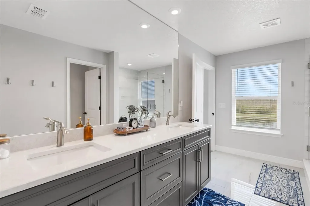 19298 Blue Pond Drive Lutz FL 33558