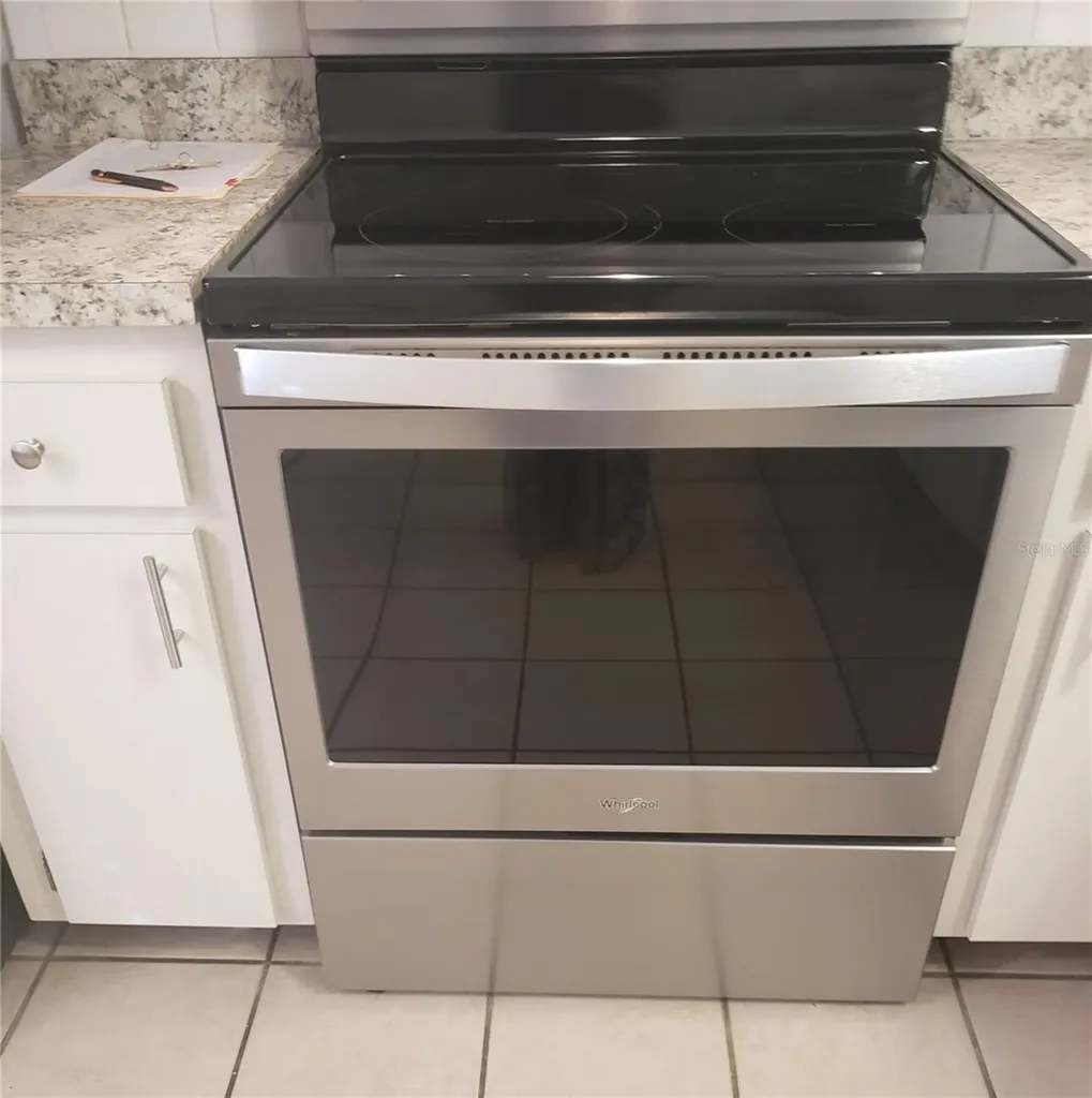 5652 18th Street Zephyrhills FL 33542