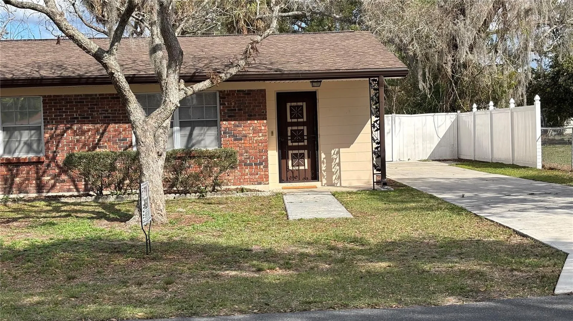 5652 18th Street Zephyrhills FL 33542