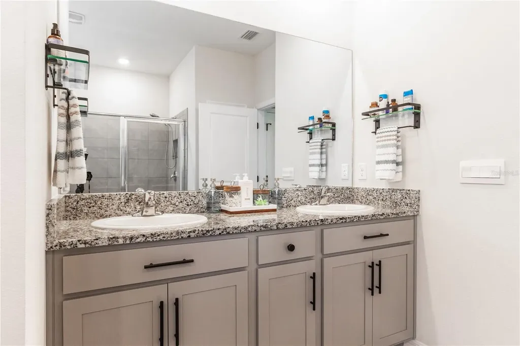 5460 Flint Hills Drive Wimauma FL 33598
