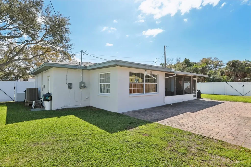 699 Pinellas Point Drive S St Petersburg FL 33705