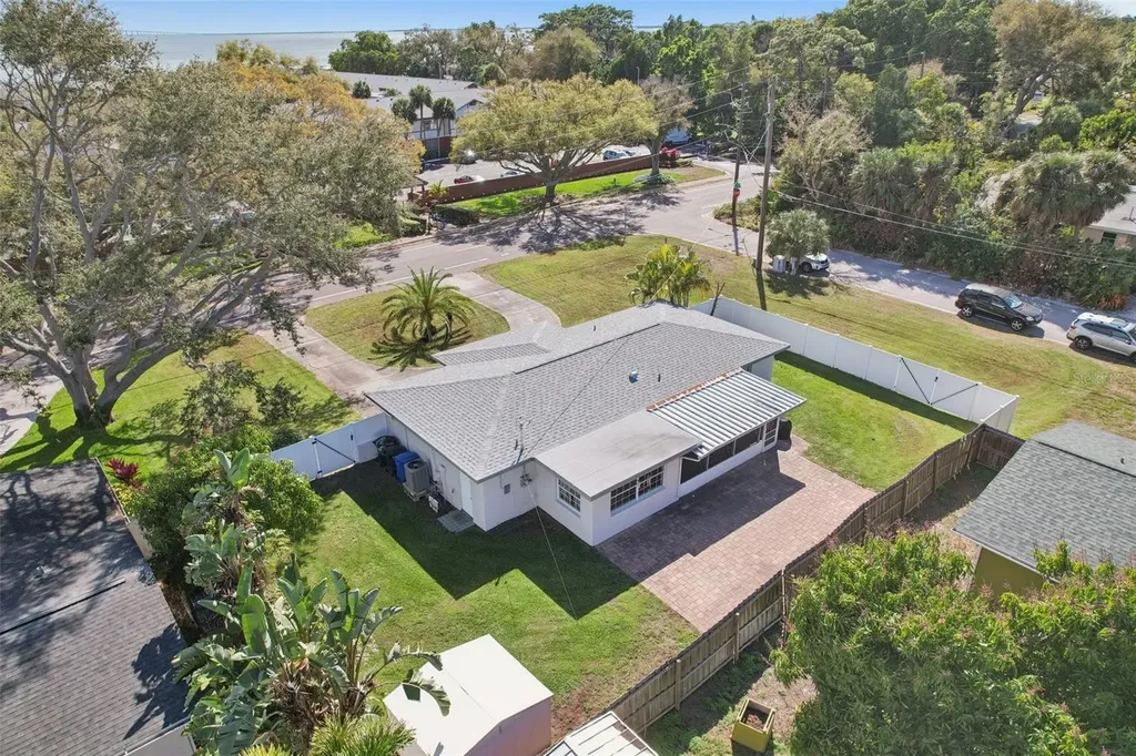 699 Pinellas Point Drive S St Petersburg FL 33705