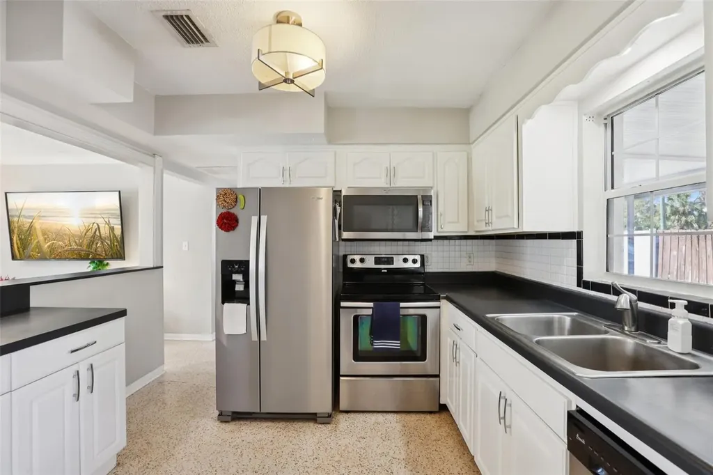 699 Pinellas Point Drive S St Petersburg FL 33705