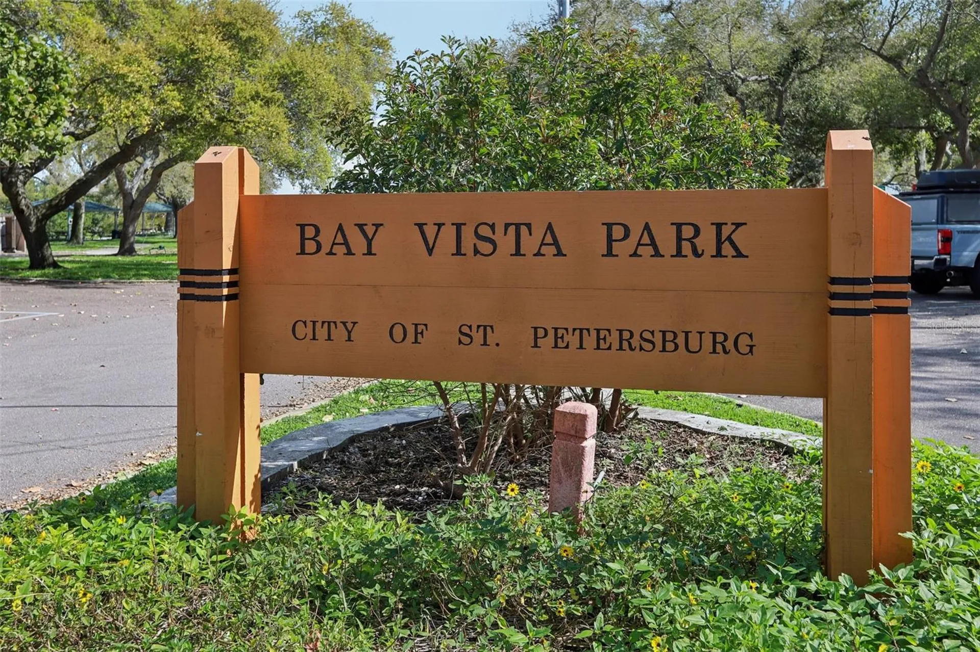 699 Pinellas Point Drive S St Petersburg FL 33705