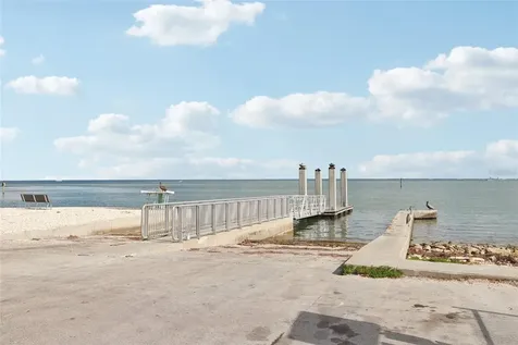 699 Pinellas Point Drive S St Petersburg FL 33705