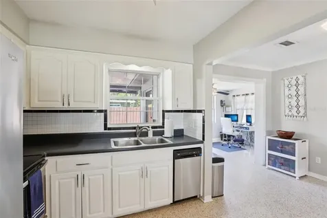 699 Pinellas Point Drive S St Petersburg FL 33705