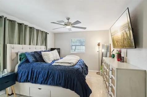 699 Pinellas Point Drive S St Petersburg FL 33705