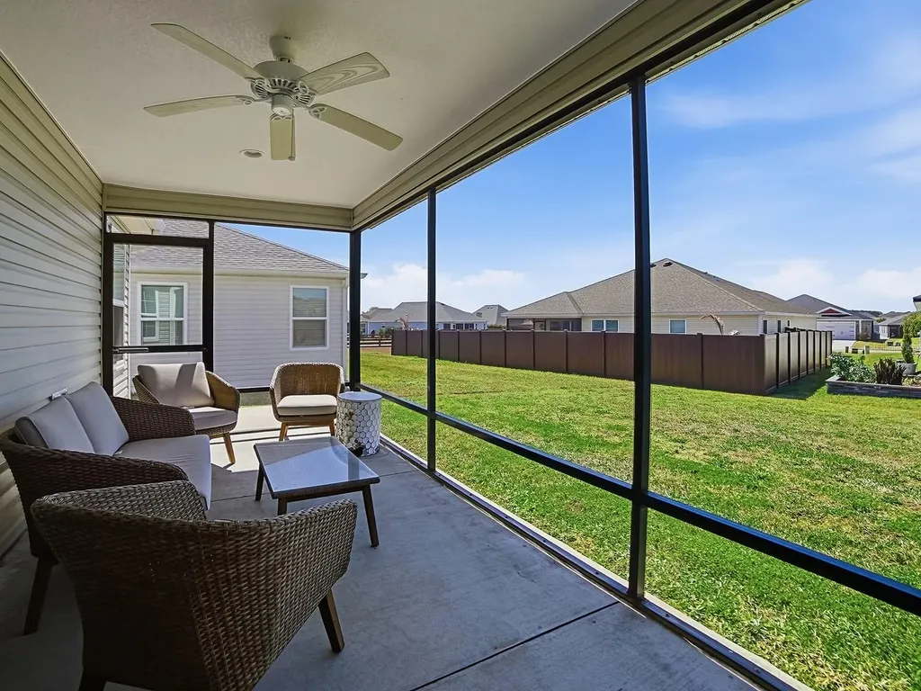11368 Laufersky Lane Oxford FL 34484