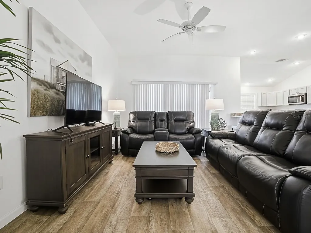 11368 Laufersky Lane Oxford FL 34484