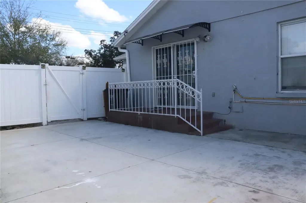 5102 N Macdill Avenue Tampa FL 33614
