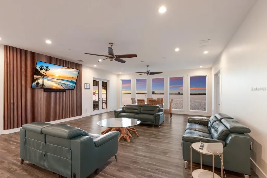 208 22nd Street Court NE Bradenton FL 34208