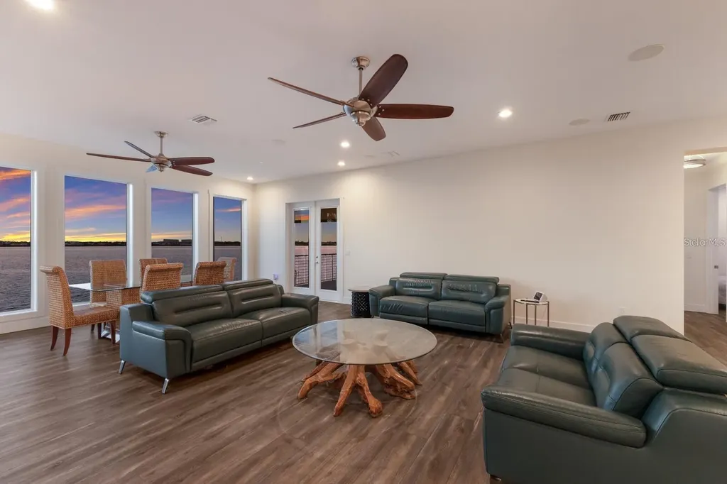 208 22nd Street Court NE Bradenton FL 34208