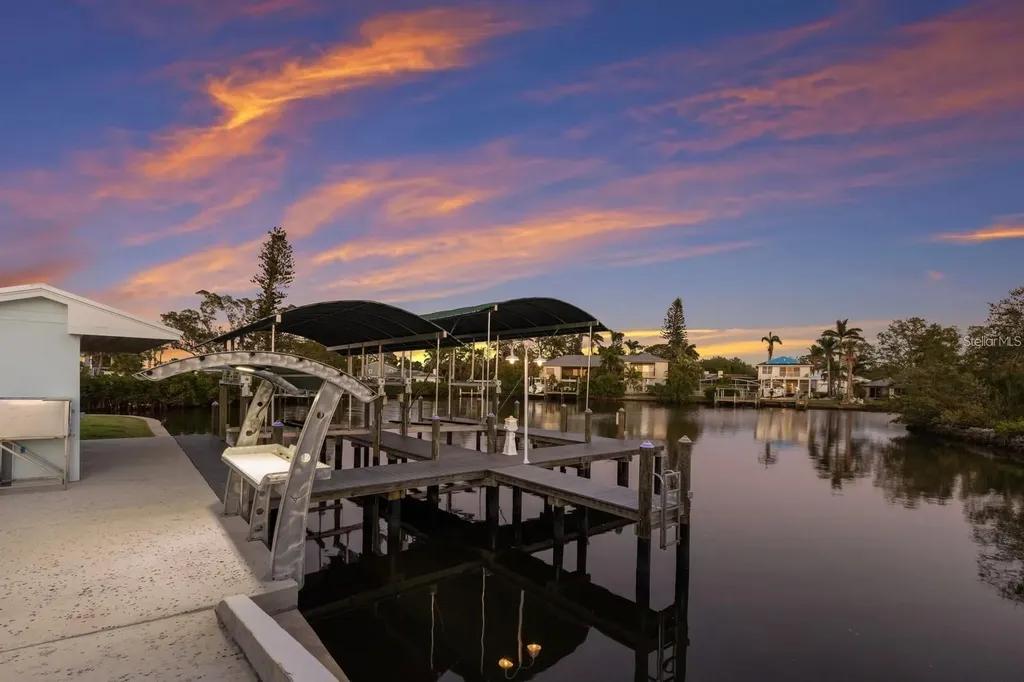 208 22nd Street Court NE Bradenton FL 34208