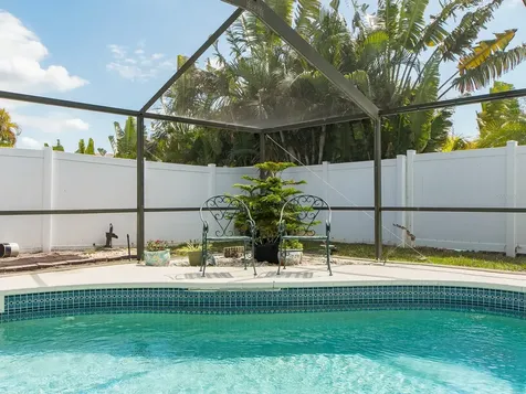 14370 91st Avenue Seminole FL 33776