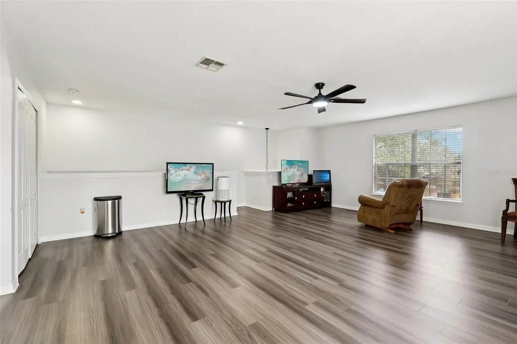 2104 Congress Lane St Cloud FL 34769