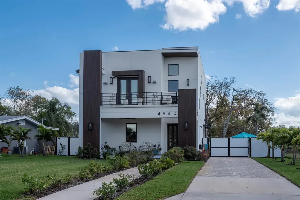 4640 35th Avenue N St Petersburg FL 33713
