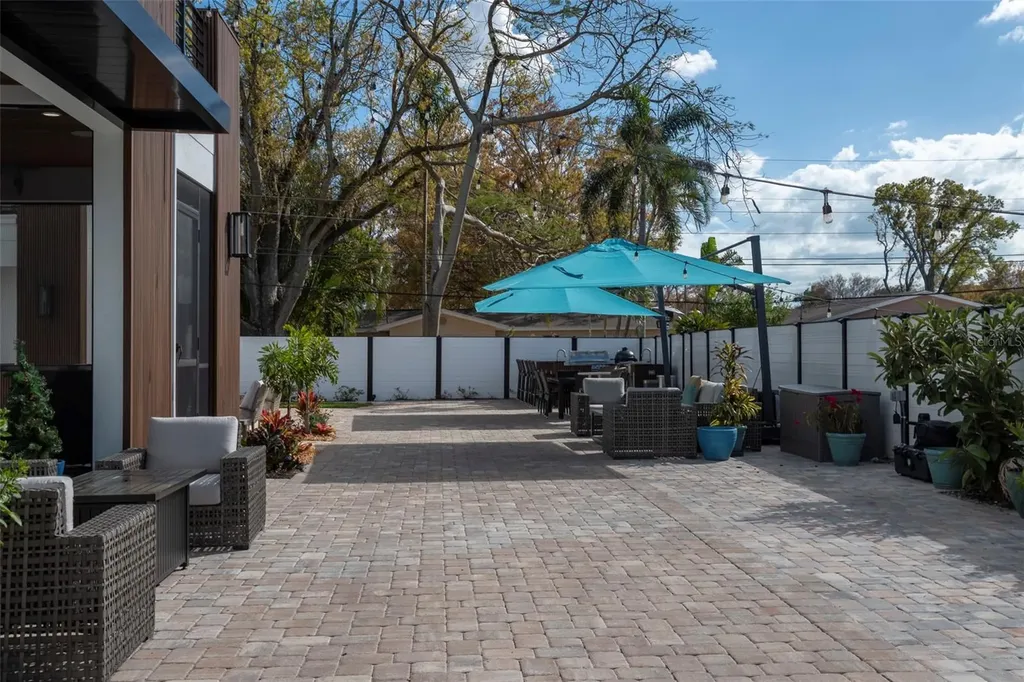 4640 35th Avenue N St Petersburg FL 33713