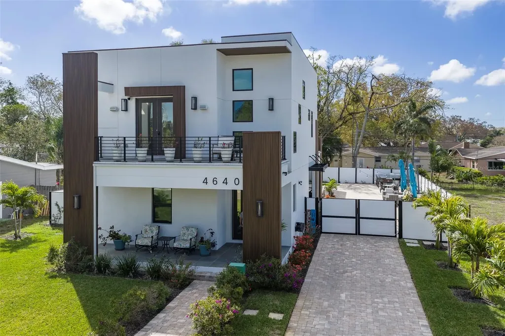 4640 35th Avenue N St Petersburg FL 33713