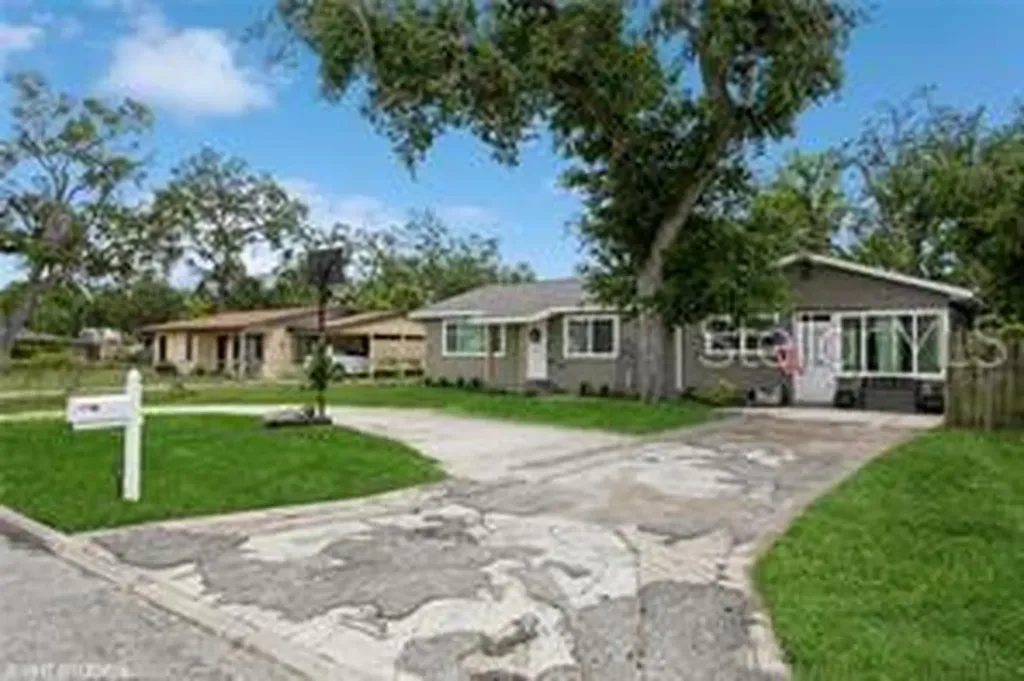 1813 5th Street W Palmetto FL 34221