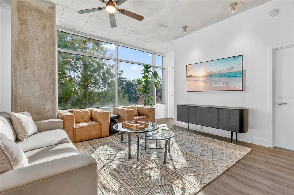 525 E Jackson Street Orlando FL 32801