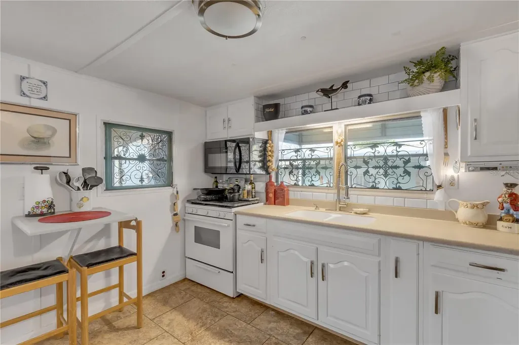201 Gary Avenue Oak Hill FL 32759
