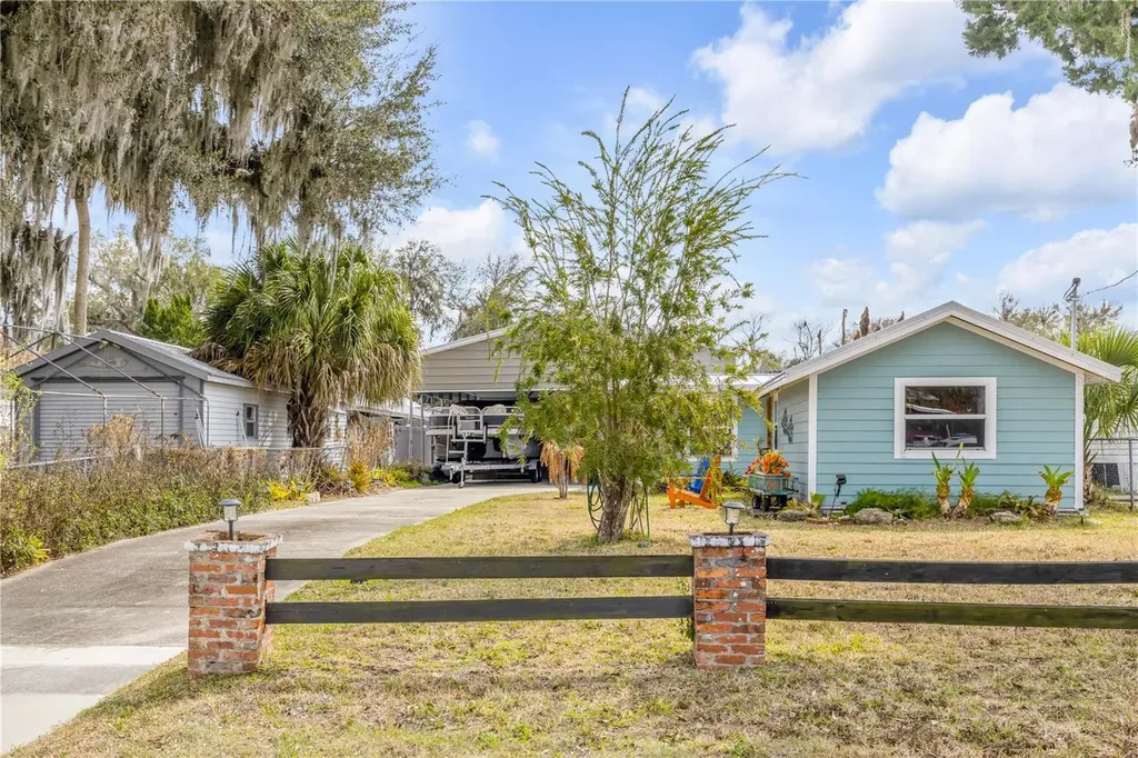201 Gary Avenue Oak Hill FL 32759