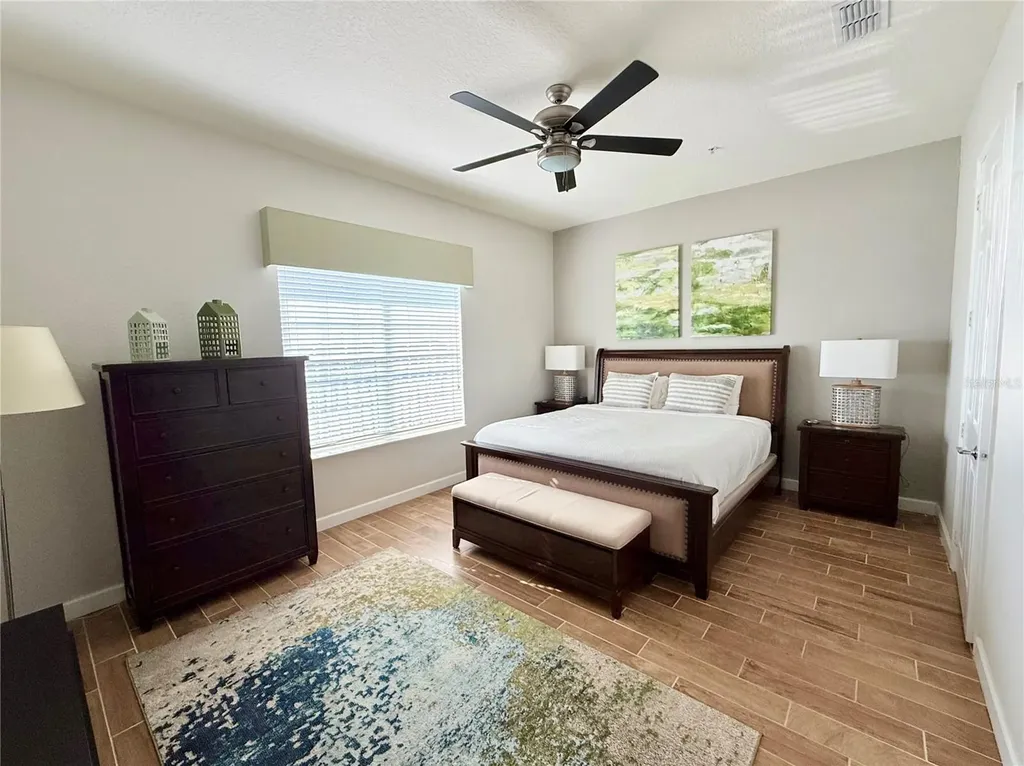 5048 Shoreway Loop Orlando FL 32819