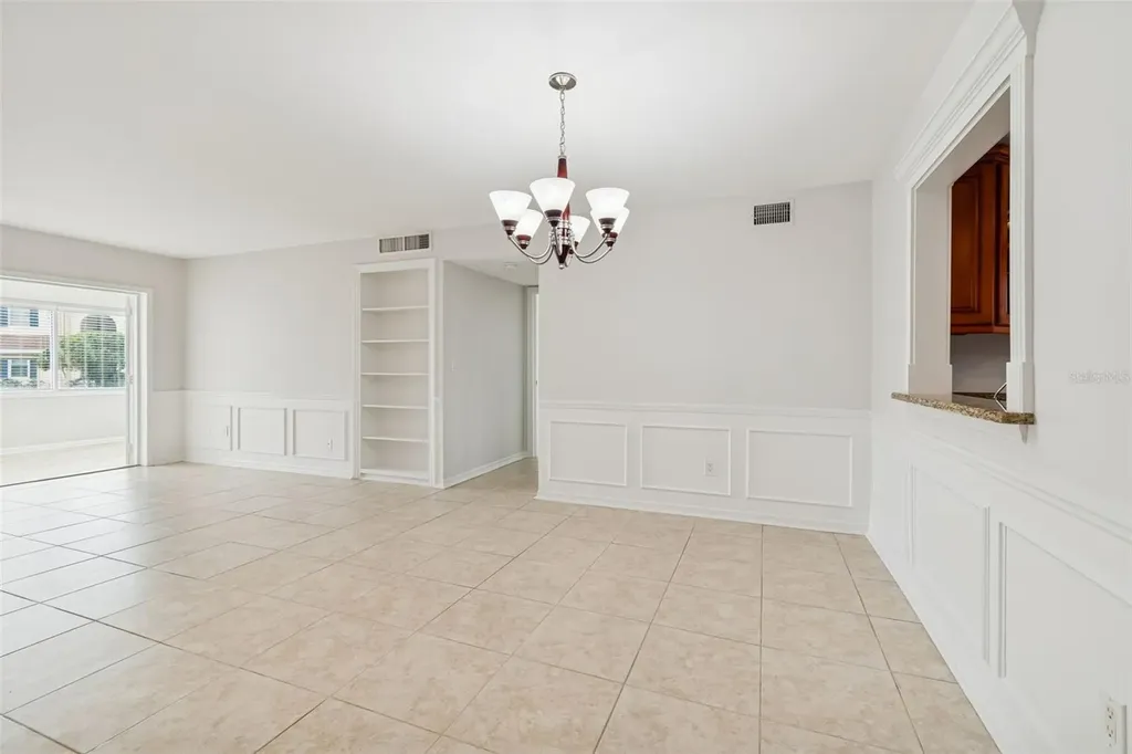 10375 Carrollwood Lane Tampa FL 33618