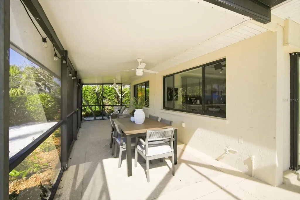 608 Gladstone Lane Holmes Beach FL 34217