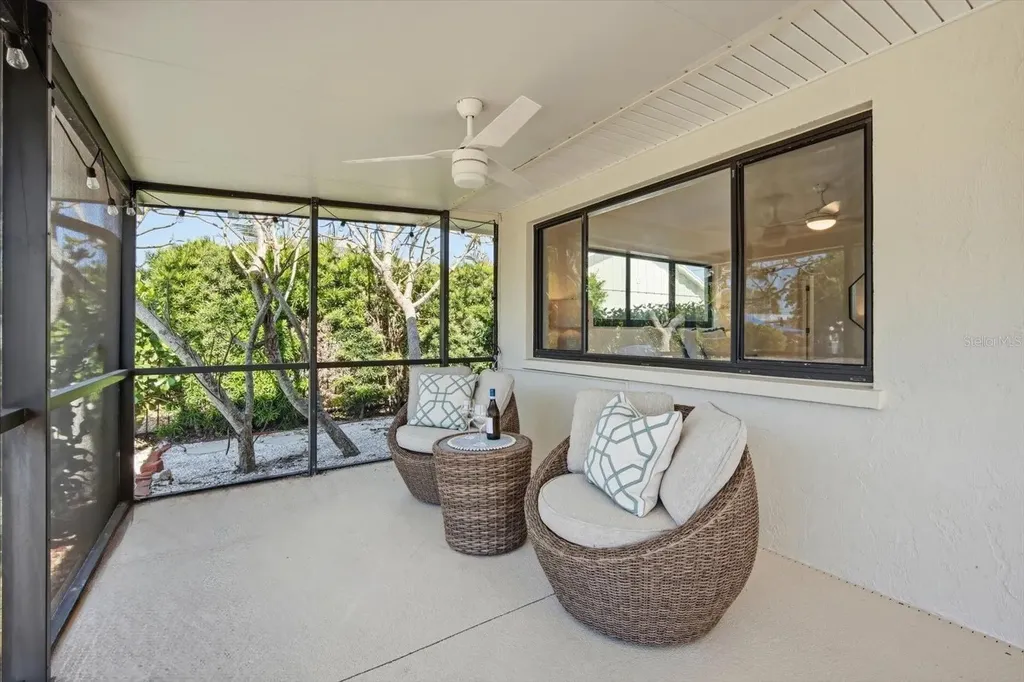 608 Gladstone Lane Holmes Beach FL 34217