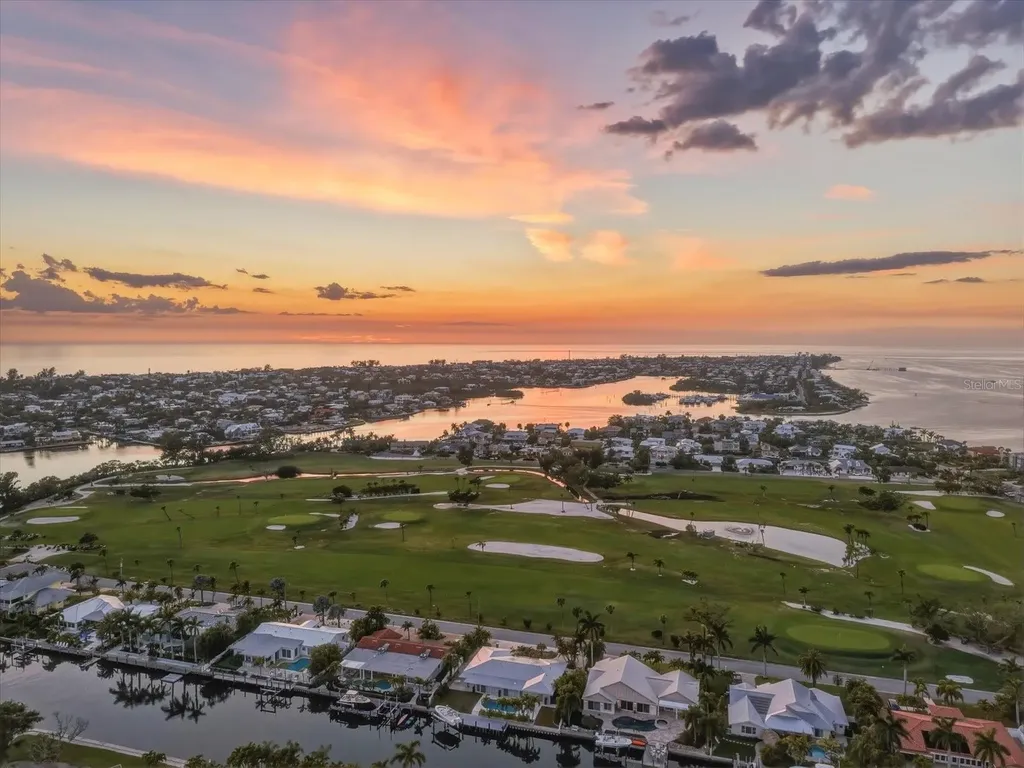 608 Gladstone Lane Holmes Beach FL 34217