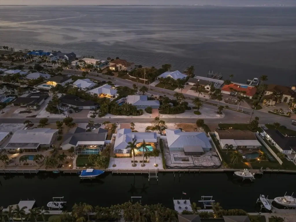608 Gladstone Lane Holmes Beach FL 34217