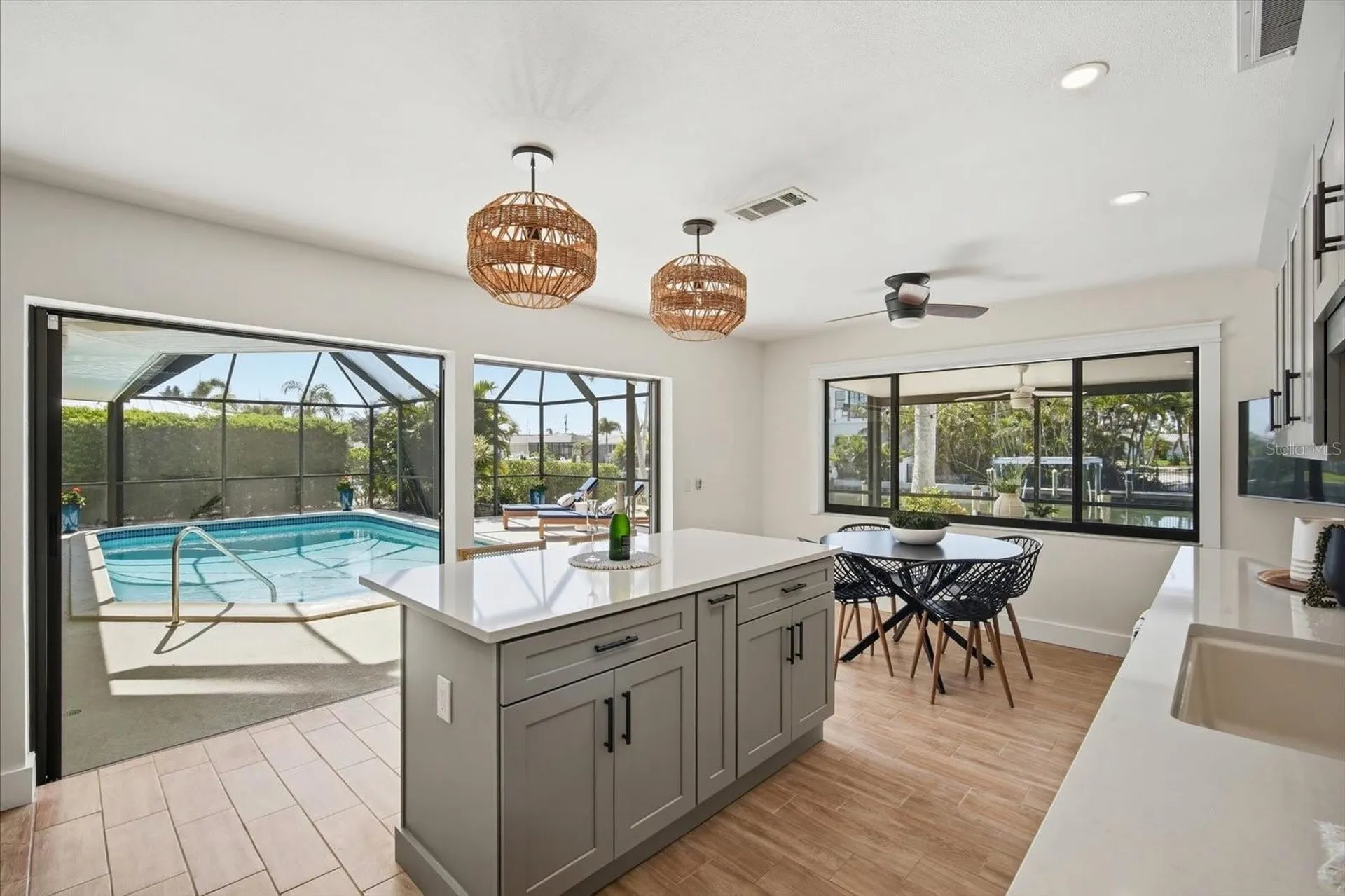 608 Gladstone Lane Holmes Beach FL 34217