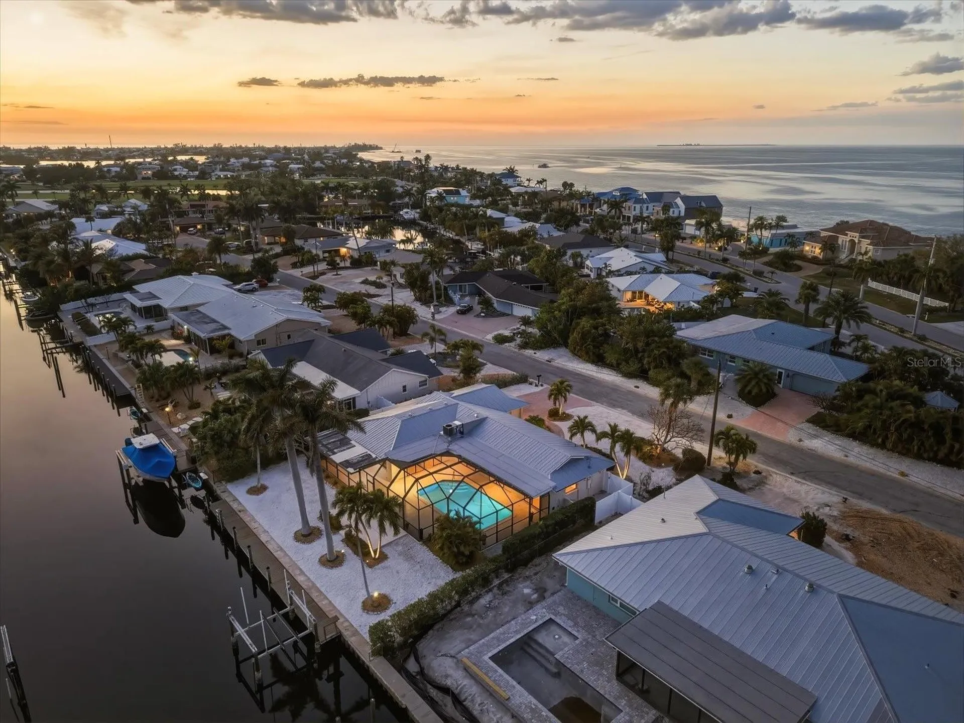 608 Gladstone Lane Holmes Beach FL 34217