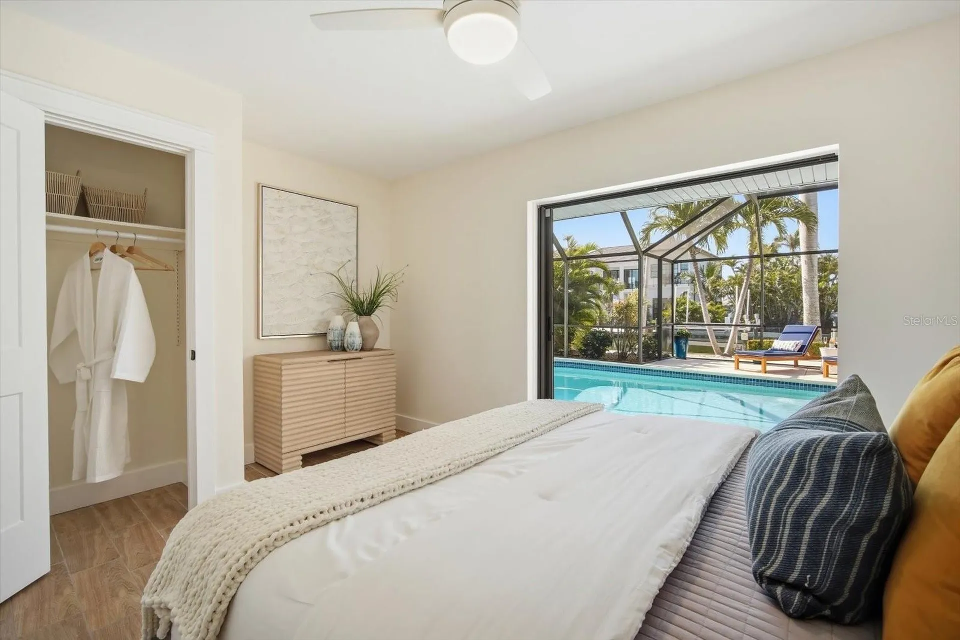 608 Gladstone Lane Holmes Beach FL 34217