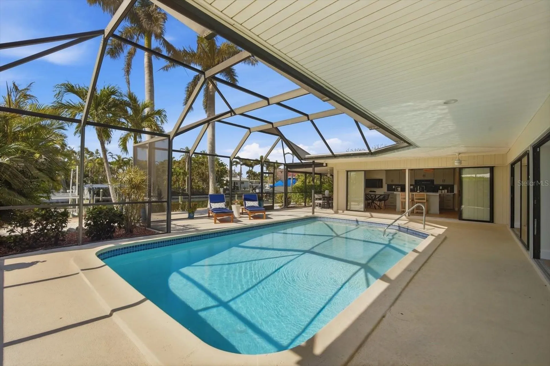 608 Gladstone Lane Holmes Beach FL 34217