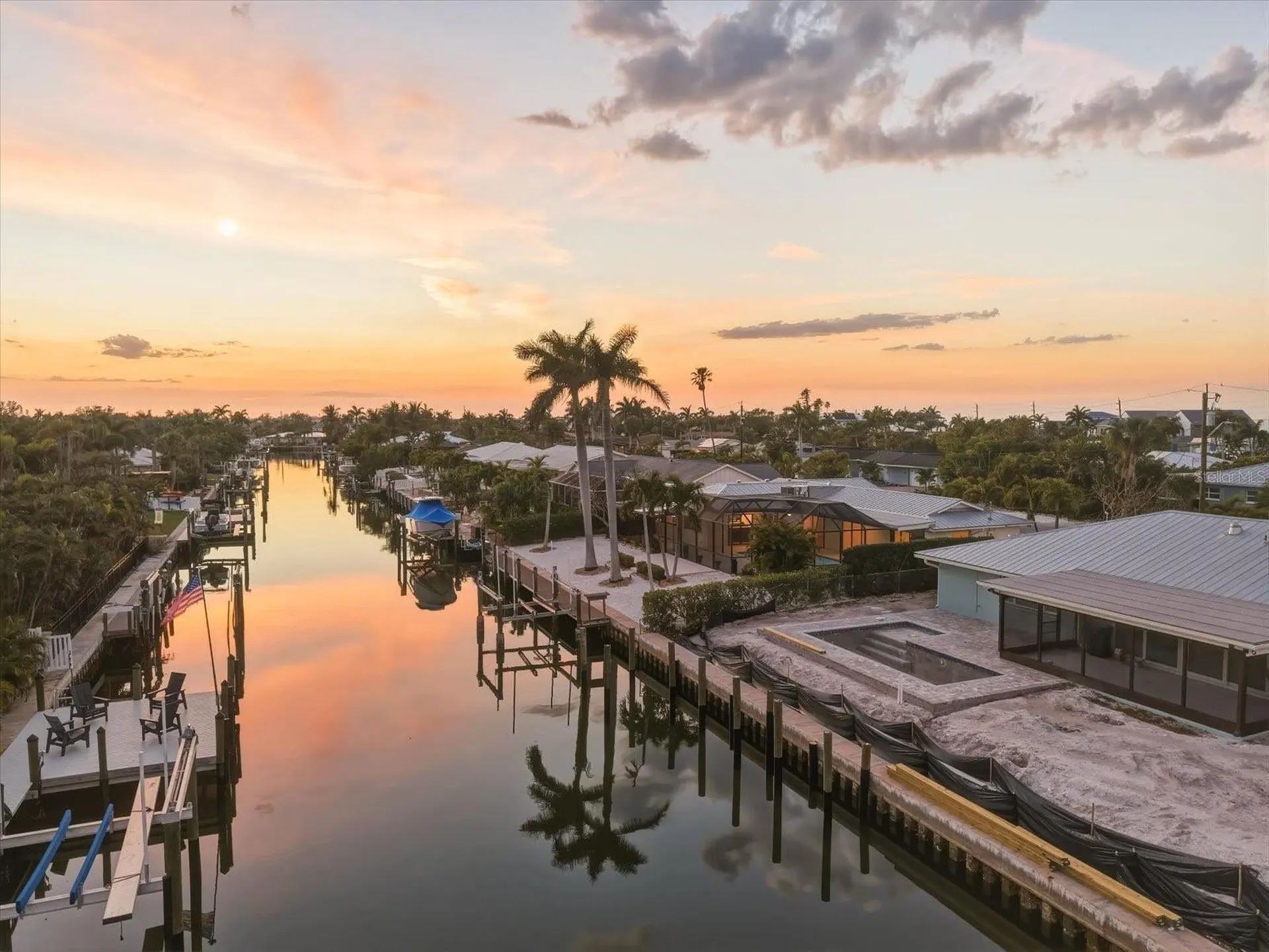 608 Gladstone Lane Holmes Beach FL 34217
