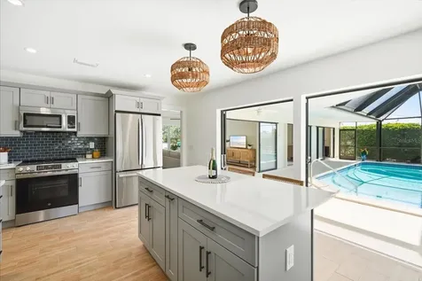 608 Gladstone Lane Holmes Beach FL 34217