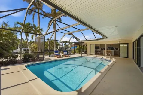 608 Gladstone Lane Holmes Beach FL 34217