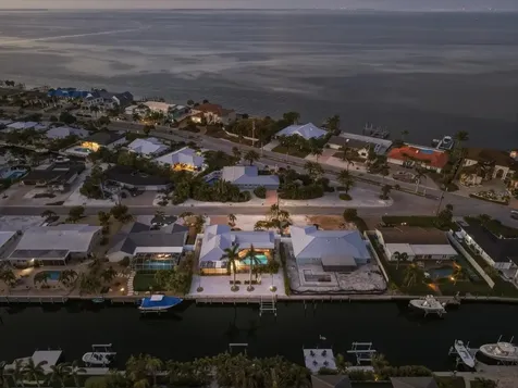 608 Gladstone Lane Holmes Beach FL 34217