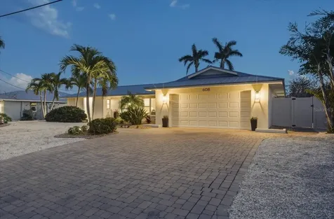 608 Gladstone Lane Holmes Beach FL 34217