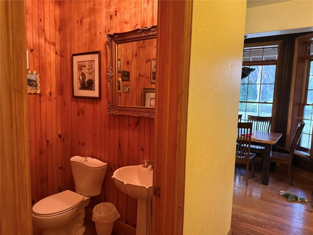 10555 NW 28th Place Ocala FL 34482