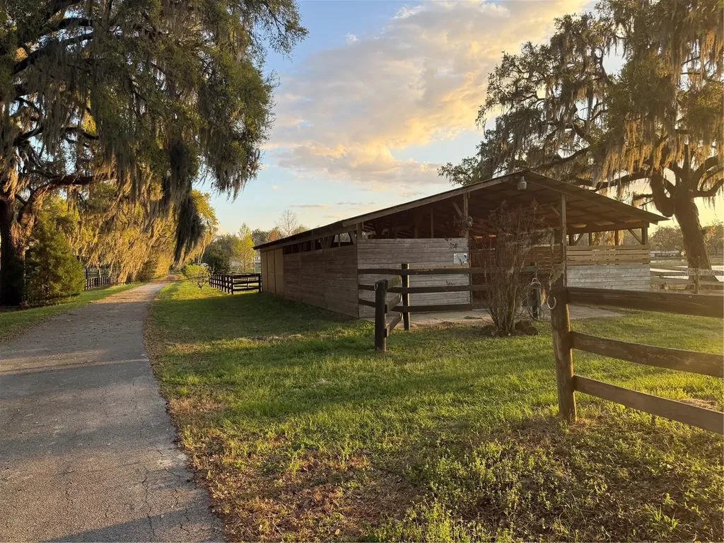 10555 NW 28th Place Ocala FL 34482