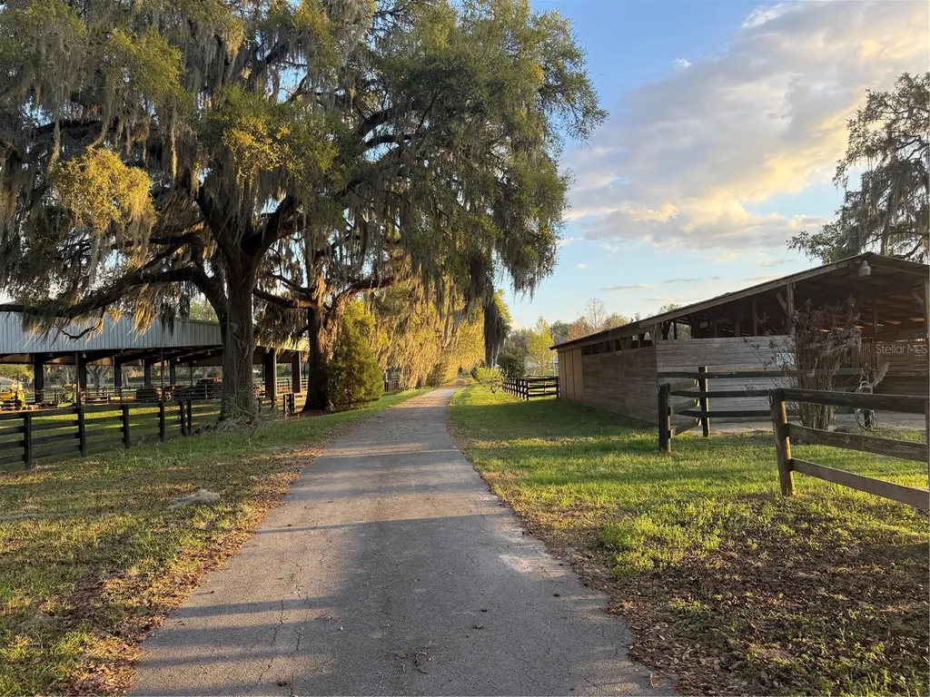 10555 NW 28th Place Ocala FL 34482