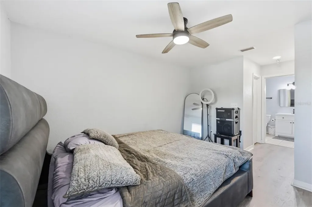 10265 Gandy Boulevard N St Petersburg FL 33702