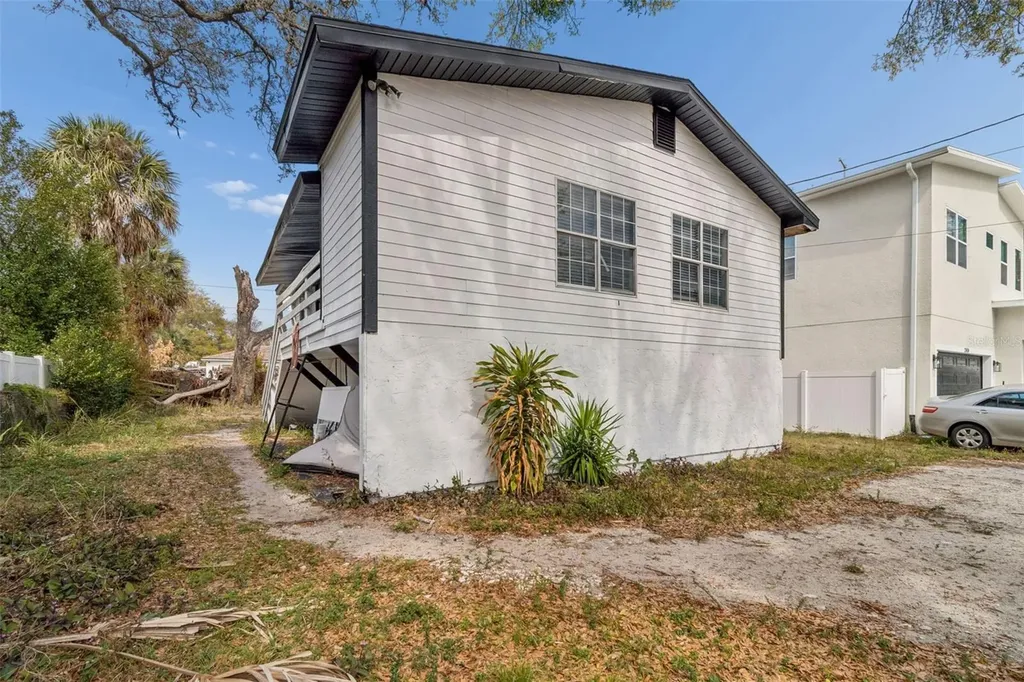2402 Cassell Street Tampa FL 33605