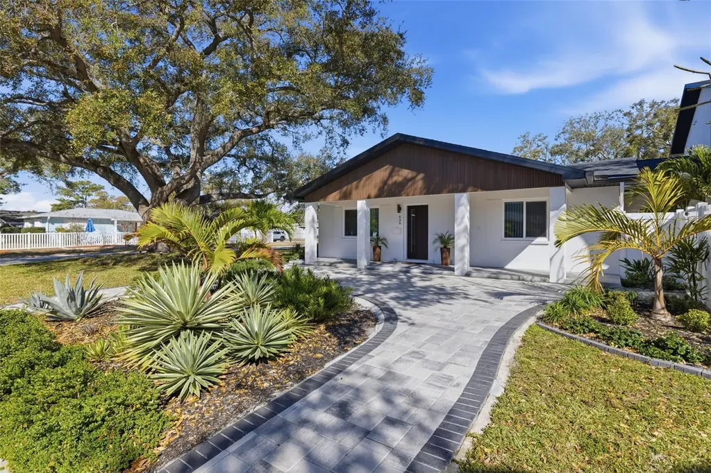 639 43rd Avenue N St Petersburg FL 33703