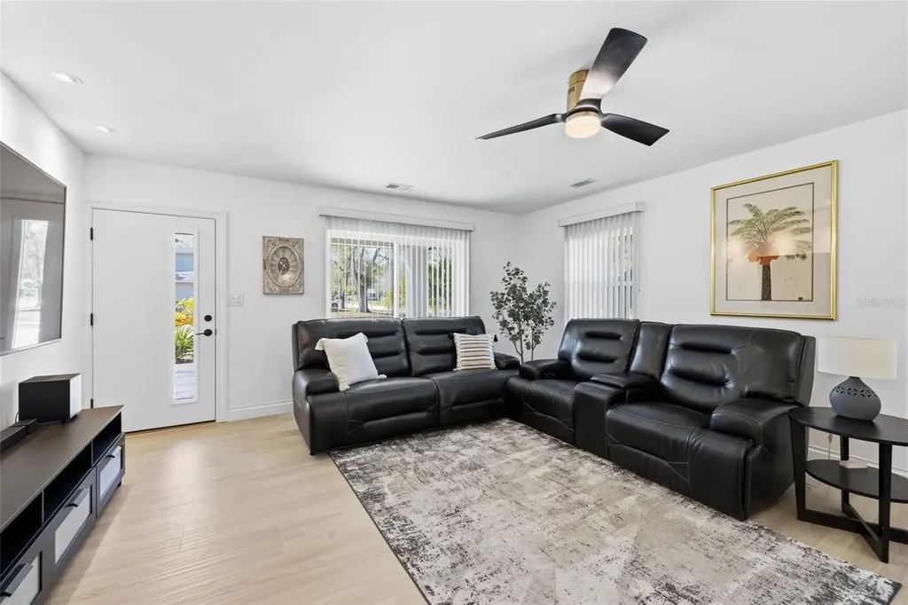 639 43rd Avenue N St Petersburg FL 33703