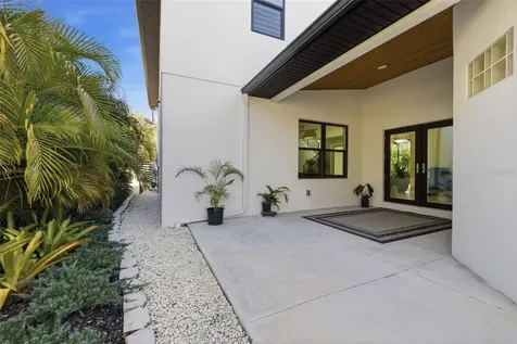639 43rd Avenue N St Petersburg FL 33703